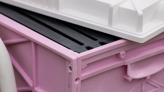 Choosing Between Plastic & Wooden Beehives